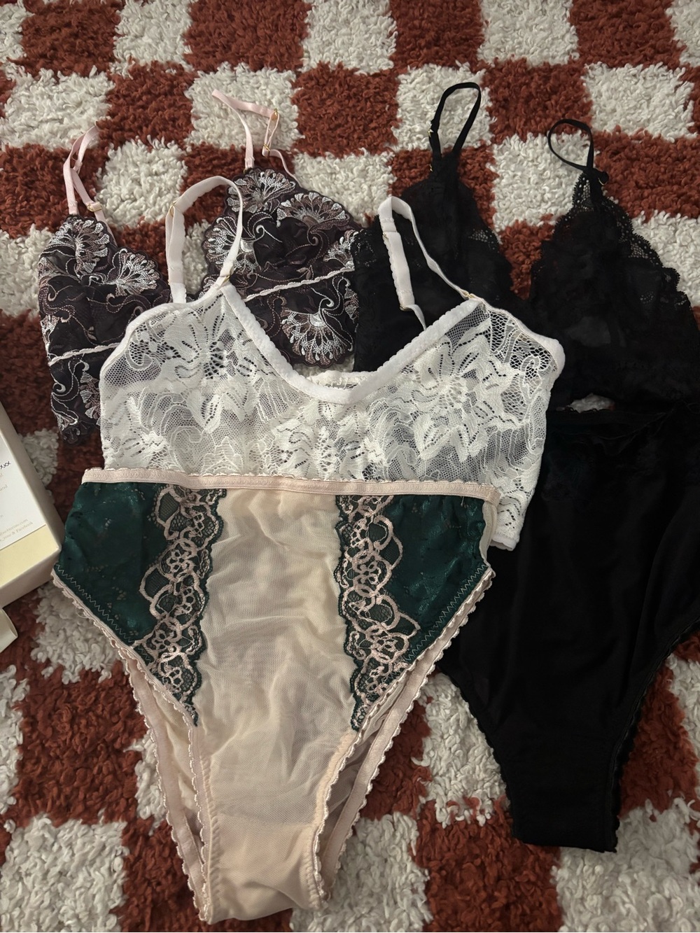 NETTE ROSE Mixed Lace Bralette and High-Cut Panty Set